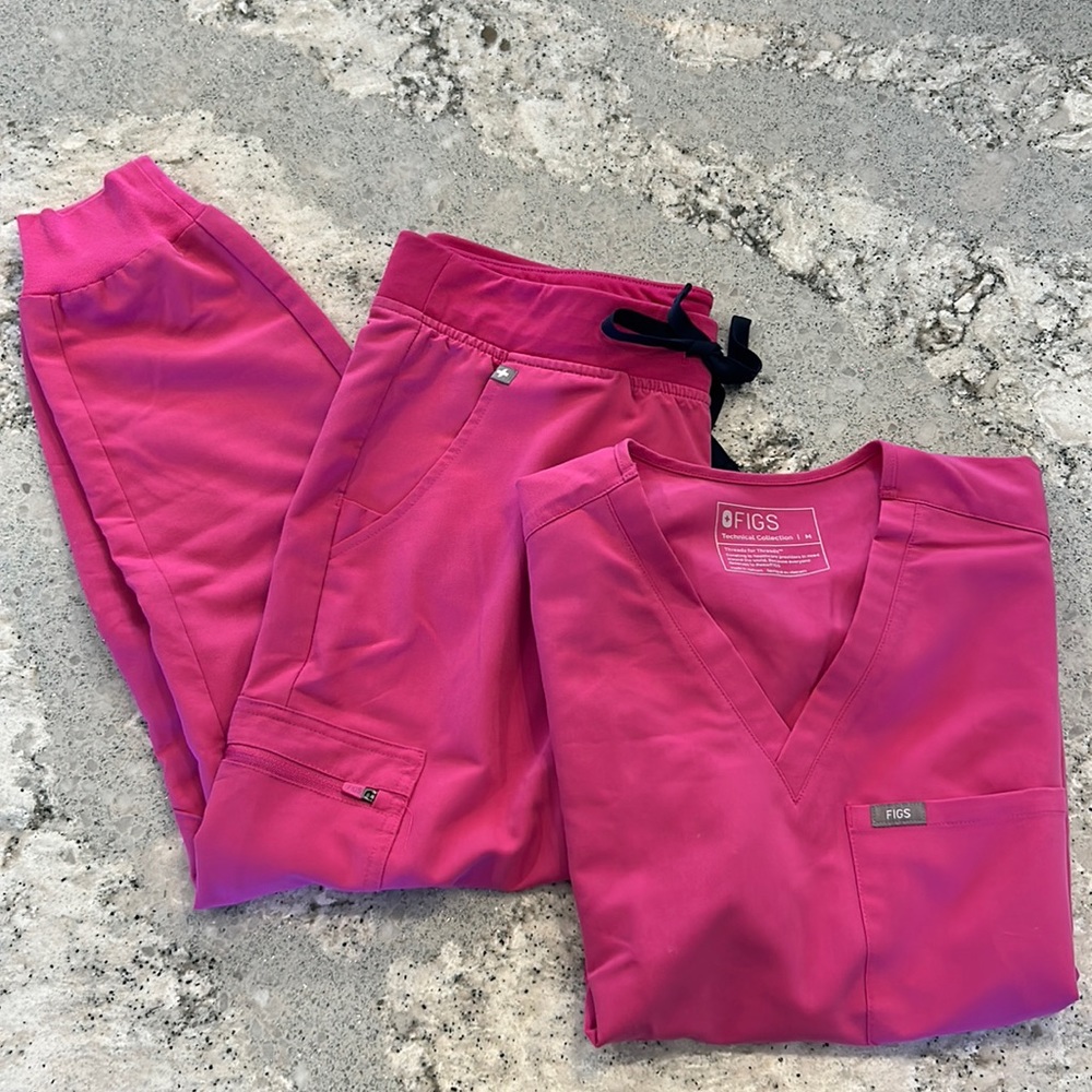New without tags Figs pink scrub set
